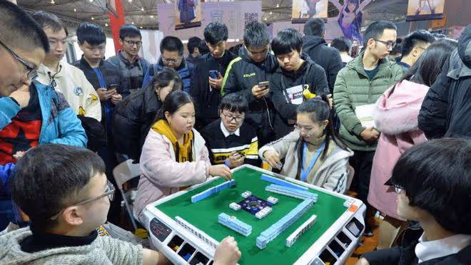 自打生完孩子之後,老公像是變了個人,夜不歸宿還輸了十多萬