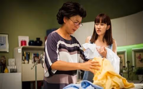 婆婆為了圓自己的孫子夢,變相脅迫我去生二胎,如不生只能去領養