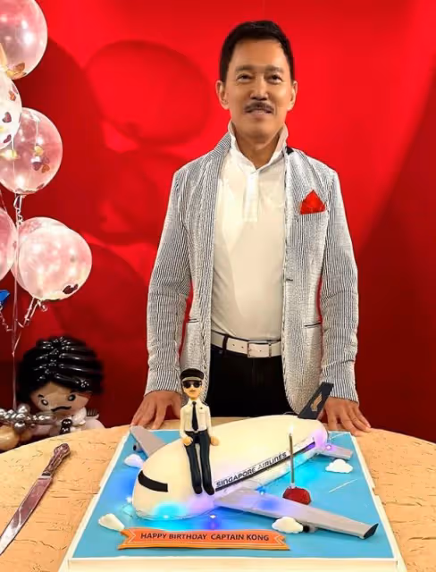 謝霆鋒71歲母親狄波拉活似少女,邀請朋友為75歲現任丈夫祝壽