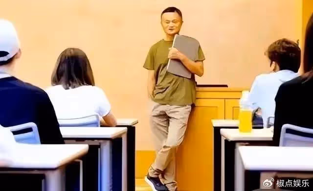 馬雲現身塞拉耶佛考察!穿百元T恤街頭喝啤酒,20天遊覽了6個國家