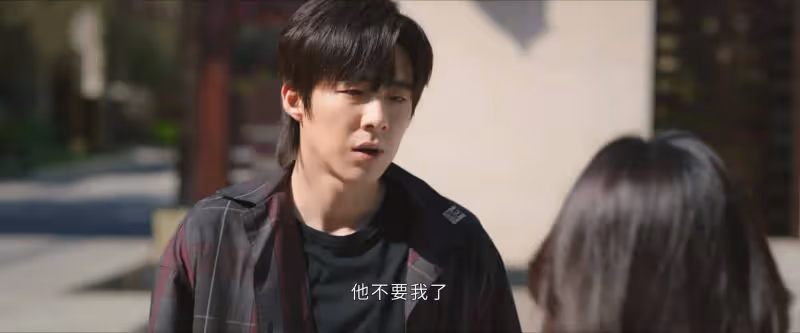 《做自己的光》《不完美受害人》口碑對比,真是沒對比就沒有傷害