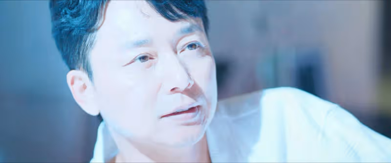 《做自己的光》《不完美受害人》口碑對比,真是沒對比就沒有傷害