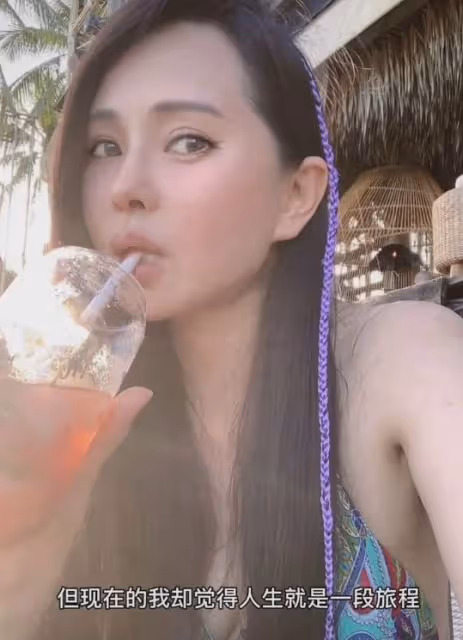 55歲伊能靜泰國秀泳裝,白髮搶鏡,手背暴露年齡,兒子紋身引爭議