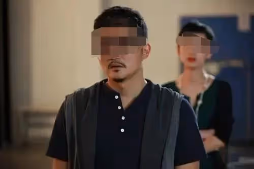 你不是男人,我為什麼要和你過下去?ICU里躺的是我媽,我跑不了