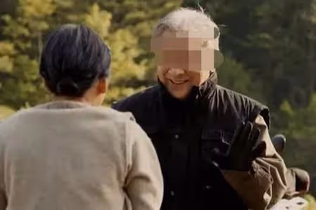 癱瘓了該由誰伺候?子女不孝還是老頭甩鍋?半路夫妻的悲哀誰能懂