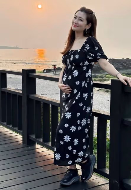 Selina懷孕7個月被寶寶胎動嚇到,一度緊張到呼吸不順