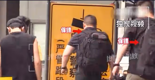 謝娜疑似懷三胎！帶3個女兒逛商場，肚子隆起明顯，被猜懷孕5個月