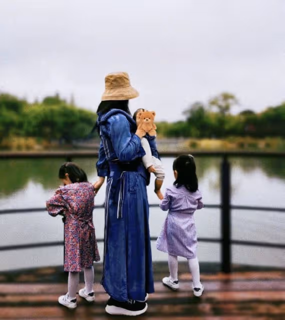 謝娜疑似懷三胎!帶3個女兒逛商場,肚子隆起明顯,被猜懷孕5個月