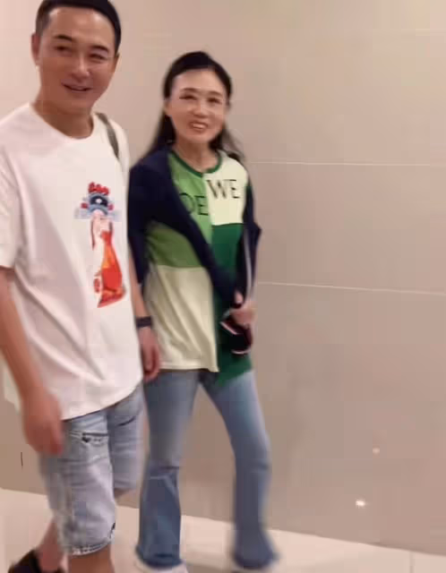吳瓊與大11歲婆婆聚餐引爭議!不洗手直接抓菜吃,稱呼遭到質疑