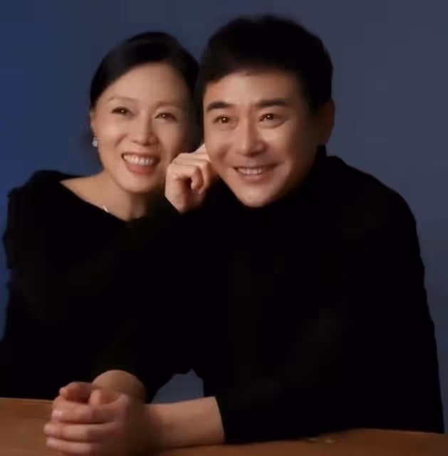 吳瓊與大11歲婆婆聚餐引爭議!不洗手直接抓菜吃,稱呼遭到質疑