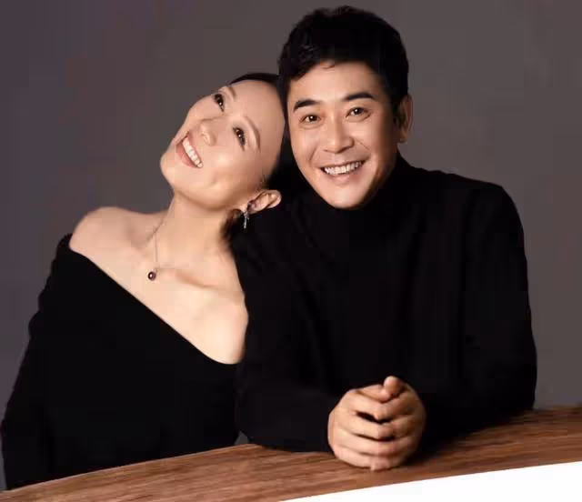 吳瓊曬家庭日常,吃菜用手抓,婆婆臉色難看,稱呼被指像僱傭關係