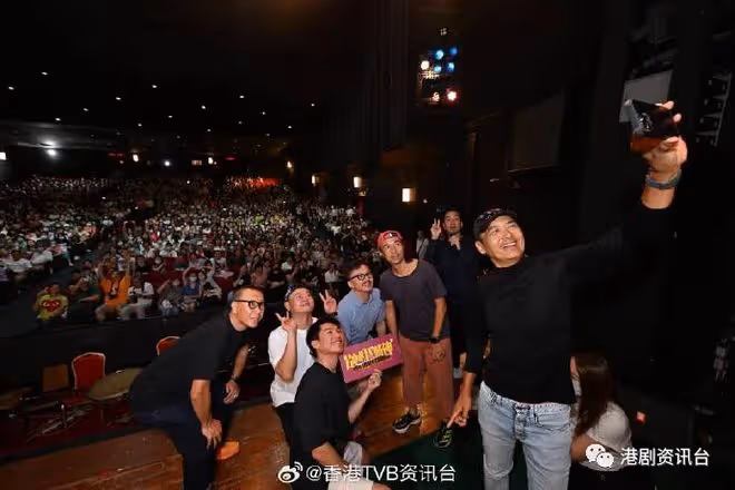 別叫我賭神︱發哥打風謝票過千人捧場 撞正蕭正楠黃翠如拍拖睇戲