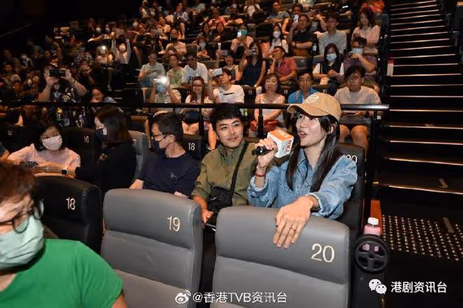 別叫我賭神︱發哥打風謝票過千人捧場 撞正蕭正楠黃翠如拍拖睇戲