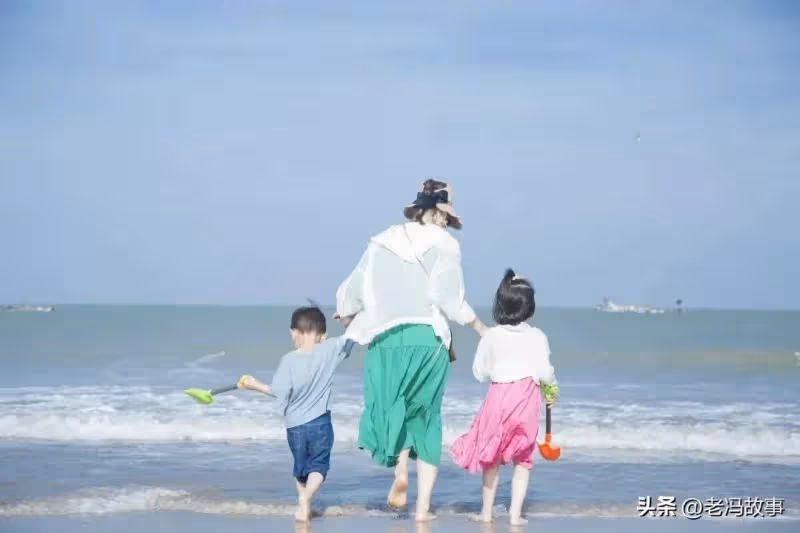 自從兒媳花十萬給父母買衣服後,我才明白,兒媳始終把我當外人