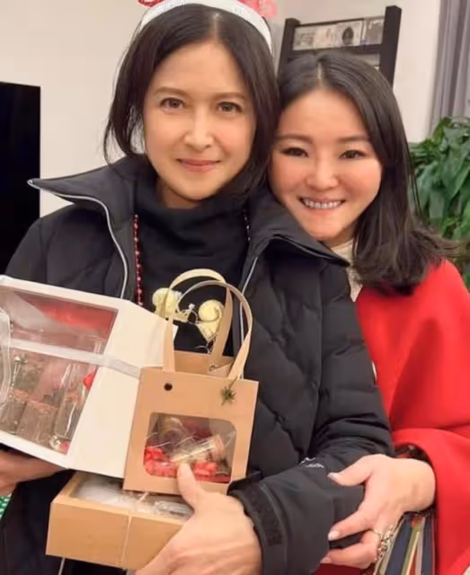 近況曝光!港知名女星身材消瘦依舊凍齡,曾因暴肥被導演停工減肥