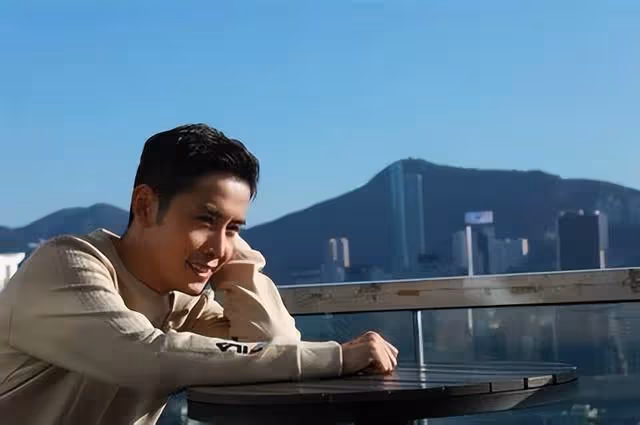 北上發展不易!TVB男星曝曾10個月無工開,更只能睡在朋友家沙發