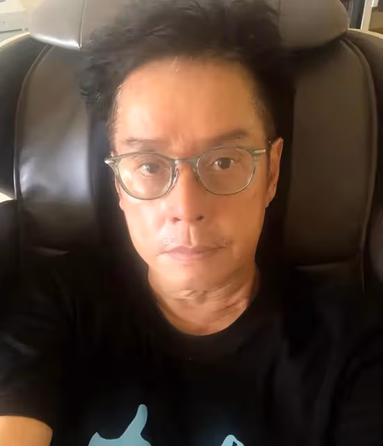 72歲譚詠麟自曝病倒,面容憔悴瘦成紙片人,病因讓粉絲哭笑