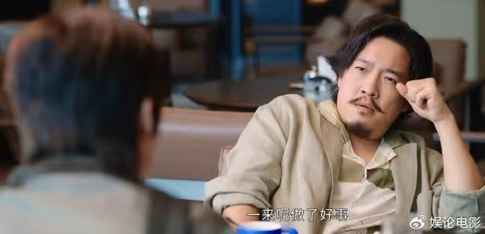 呂麗萍張豐毅兒子《做自己的光》演小角色,台詞沒幾句,造型油膩