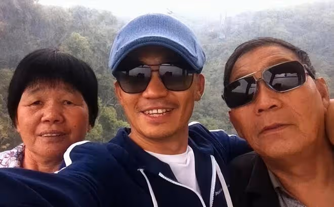 王寶強父親稱讚兒子的電影拍得好,馬蓉送祝賀不被老人待見