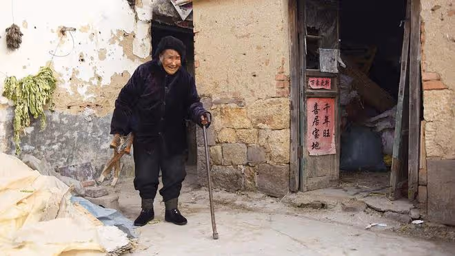 河南8旬奶奶得了重病,3個子女因5萬塊錢醫藥費生了矛盾,咋回事
