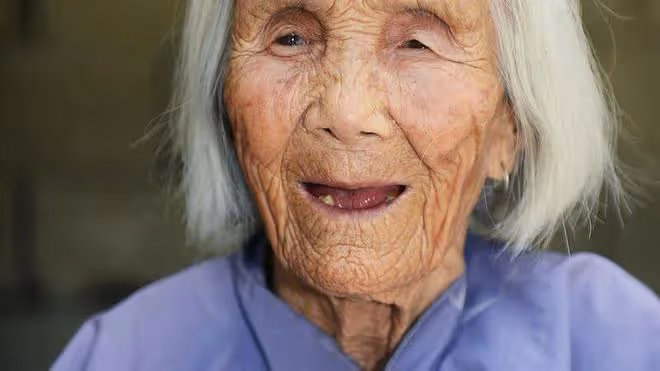 河南98歲長壽奶奶,性格耿直脾氣暴躁,愛管閒事,飲食習慣有意思