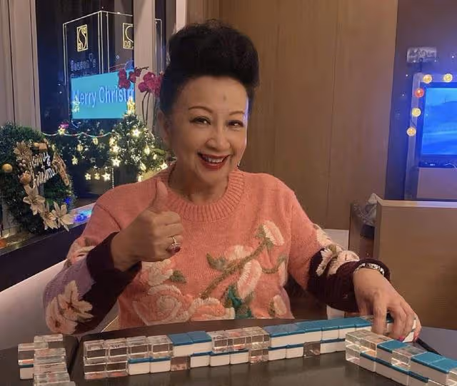 恭喜!73歲知名港星中山連買兩套房,此前已投資9套房身家過億