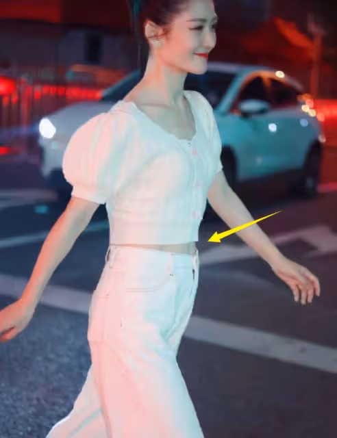 謝娜喜迎3胎?腹部隆起、常常摸肚子被狗仔抓拍,更多細節被扒