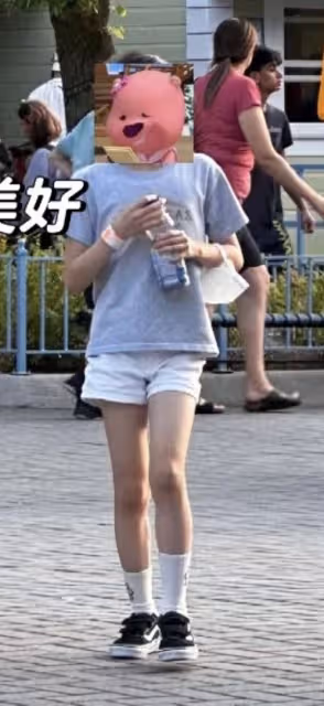 劉愷威父女加拿大再被偶遇,9歲小糯米雙腿細長,親姑姑罕見現身