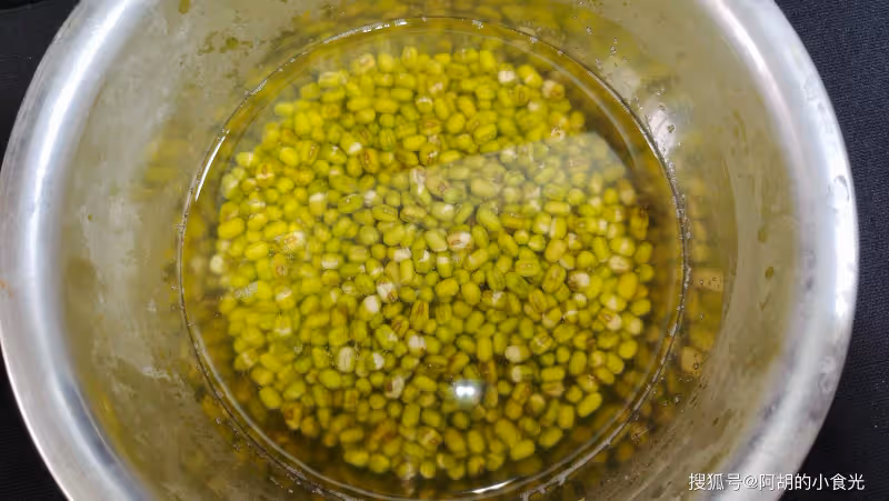 綠豆和它絕配！花少錢煮一碗，暑氣、火氣全搞定，甜兮兮好滋味，喝出清涼一夏