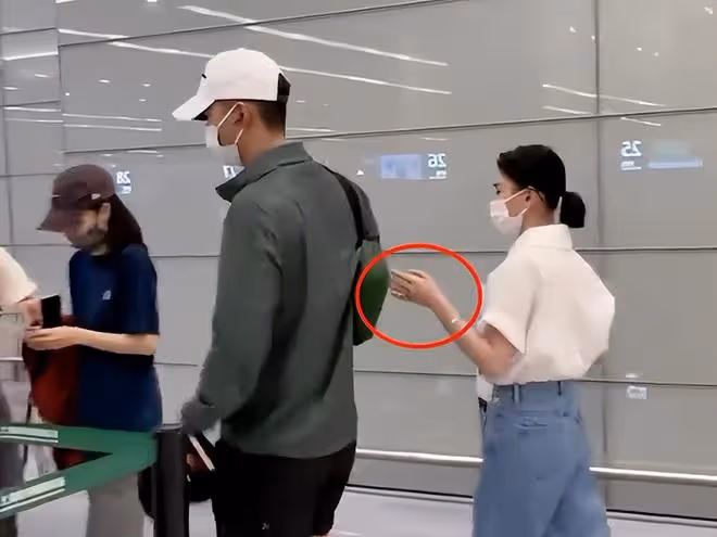玩膩了?何超蓮稱結婚3月分居1月,竇驍忙拍戲,機場吵架畫面曝光