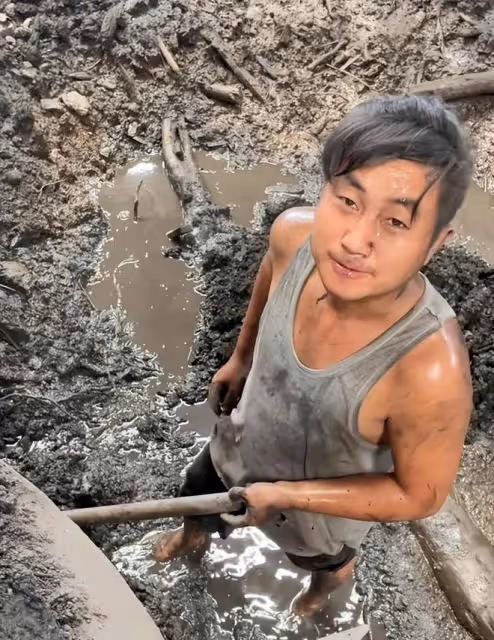 農民工夫妻生活窘迫,要撫養4個孩子,他們的笑容讓不少網友動容