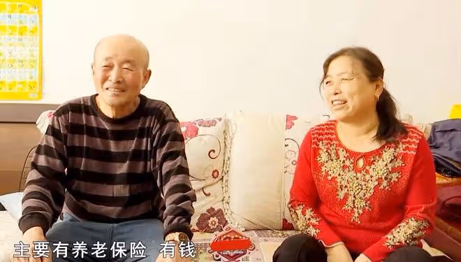 大媽沒房沒錢沒退休金,相中有錢大爺,卻嫌棄大爺老實巴交沒情調