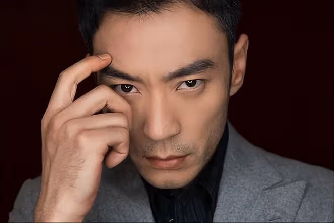 他娶過郝蕾,愛過王珞丹,負了殷桃,沒想到38歲時娶了小12歲的她