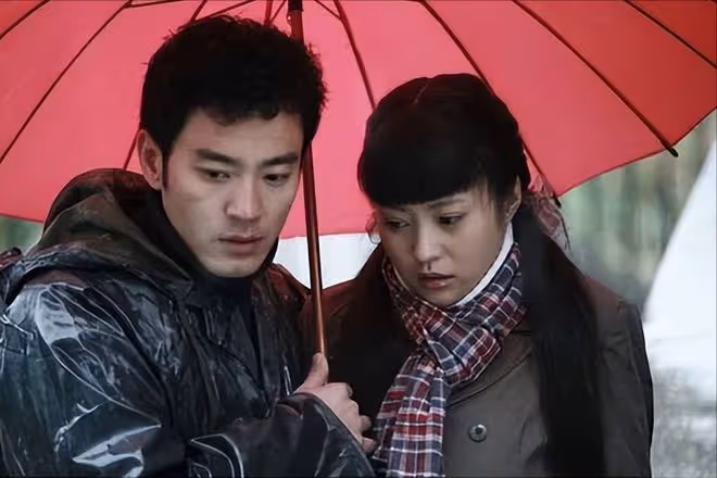 他娶過郝蕾,愛過王珞丹,負了殷桃,沒想到38歲時娶了小12歲的她