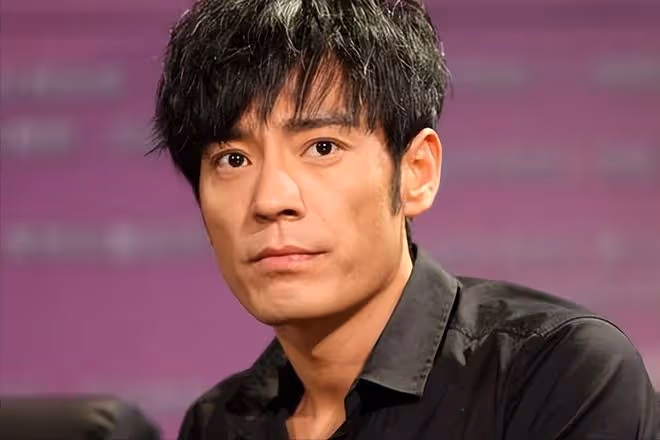他娶過郝蕾，愛過王珞丹，負了殷桃，沒想到38歲時娶了小12歲的她