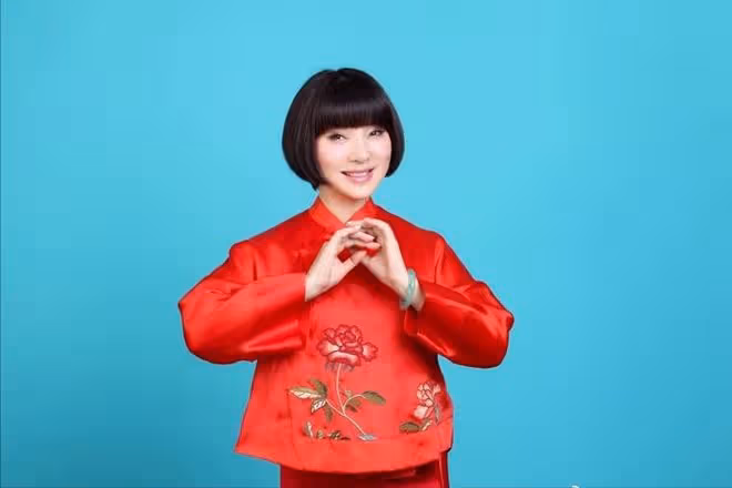 曾11次登上春晚的她,出軌整容醫生轉移前夫12億財產,太「狠」