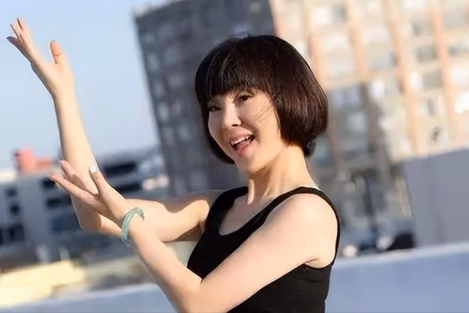 曾11次登上春晚的她,出軌整容醫生轉移前夫12億財產,太「狠」