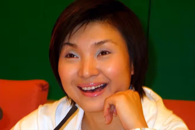 曾11次登上春晚的她,出軌整容醫生轉移前夫12億財產,太「狠」