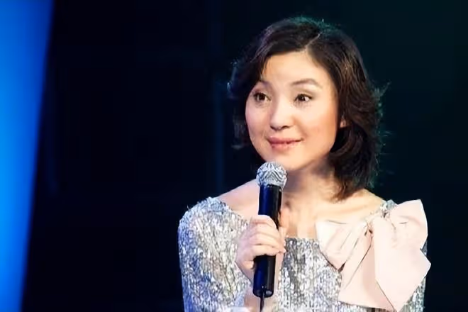 曾11次登上春晚的她,出軌整容醫生轉移前夫12億財產,太「狠」