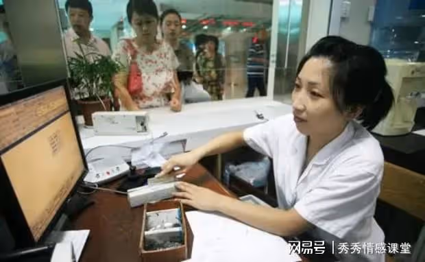 故事：我年薪40萬，親戚們都來借錢，沒辦法我只好甩出一張病歷