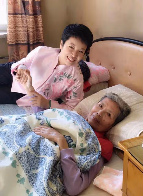 央視第一女主持逝世:晚年事業愛情圓滿,臨終前直言唯獨愧對兒子