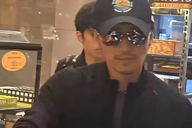 謝霆鋒隔10多年與大兒子首同框!父子長相如複製,澳洲滑雪心情佳