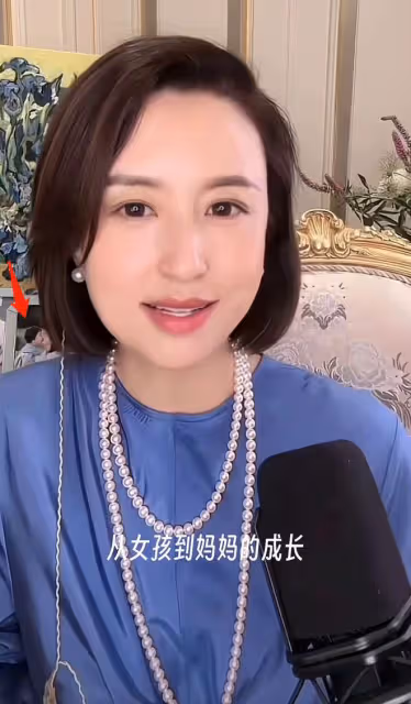 主持人張蕾被疑和礦老闆離婚,獨自旅行住豪宅,從央視離職成網紅
