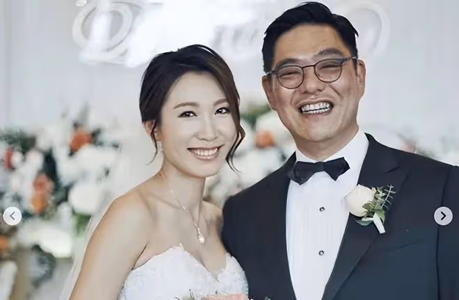 62歲百億富豪慶生日!兒子剛滿月長像美嬌妻,發小何超瓊精緻露面