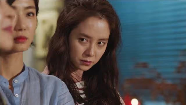 老公從小被婆婆冷落,偏心著小叔和小姑「但她一中風沒人顧」我卻照顧3年婆婆走後「小姑拿出一份遺囑」叫來全家