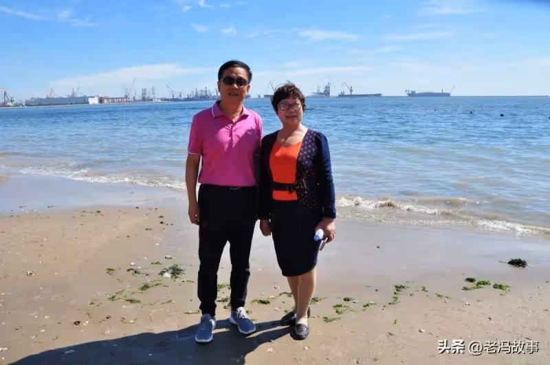 自從兒媳花十萬給父母買衣服後,我才明白,兒媳始終把我當外人!
