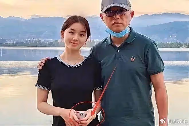 郭德綱看上孟非女兒,為郭麒麟提親,彩禮是3套四合院,值2.6億