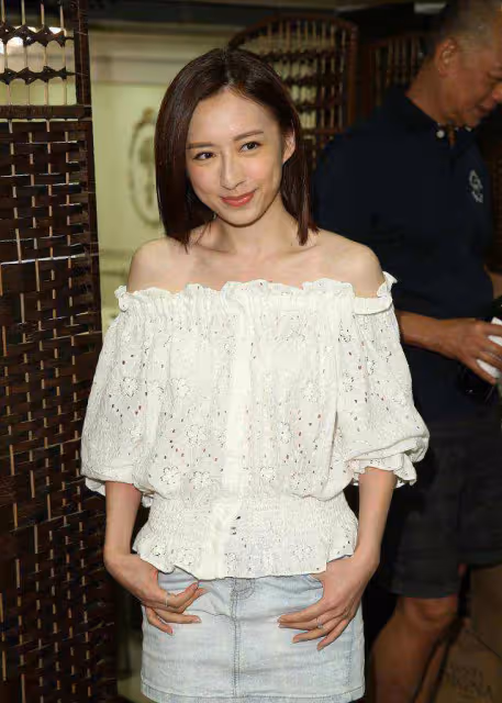 TVB花旦曝與母親20年無聯繫，事業備受力捧，有望奪得今年視後