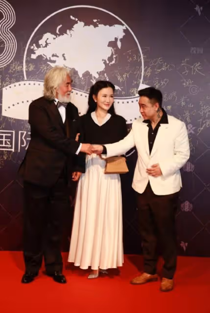 72歲張紀中出席晚宴好丟臉,席間頻看性感美女,杜星霖當場黑臉