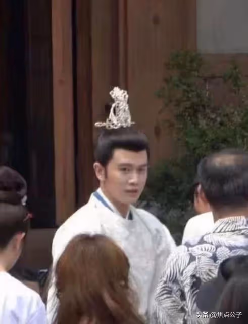 今日開機!《流水迢迢》任嘉倫翩翩公子,李蘭迪好靈動